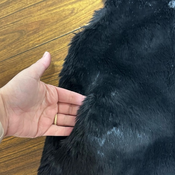 Madewell Faux Fur Black Vest - Picture 7 of 10